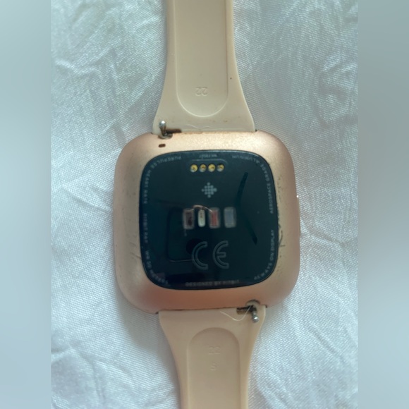 Rose Gold Fitbit Versa 2 - Picture 3 of 6